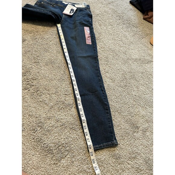 Levi & Strauss Women's Signature Gold Totally Shaping Pull On Skinny 4M 27 X 30 - Picture 4 of 6